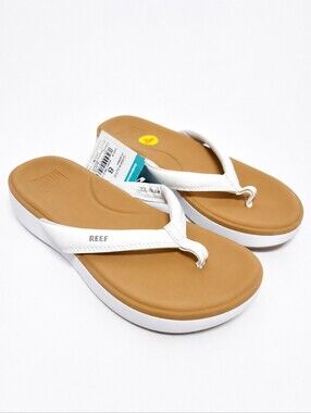 Reef Cushion Cloud White Tan Flip Flop Sandals Women’s Size 8 NWT